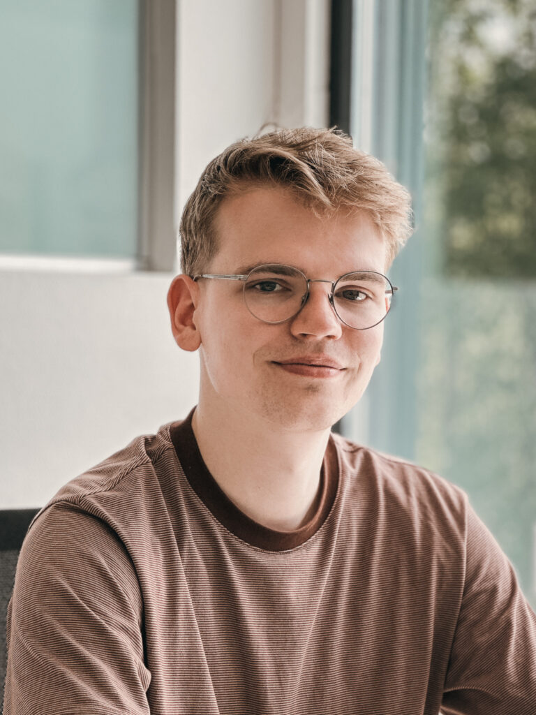 Portrait von Lucas, einem Mitarbeiter von Braintower